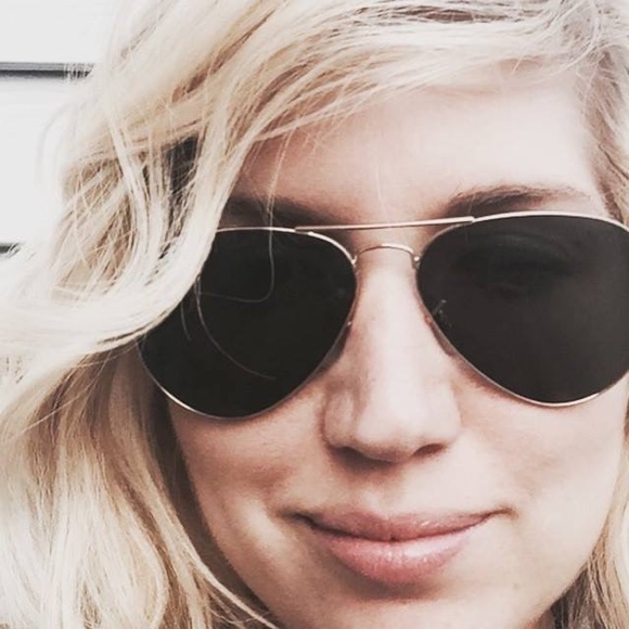 Meet your Posher, Christine - Picture 1 of 1